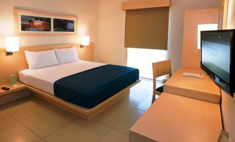 Hotel Express By Marriott Manzanillo